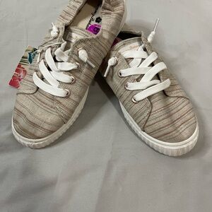 Tommy Bahama Beige Memory Foam Women’s Sneakers